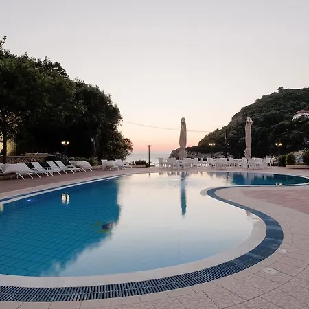 Anemolia Parga Otel